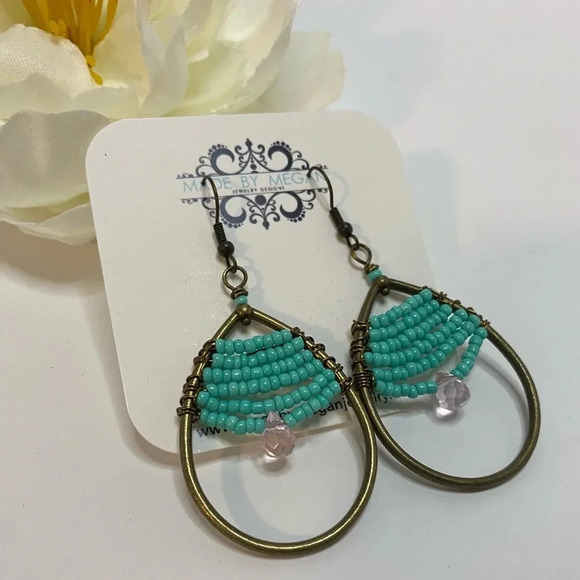 Boho earrings - pink & turquoise coloured seed beads - Antique brass accents - Picture 2 of 2